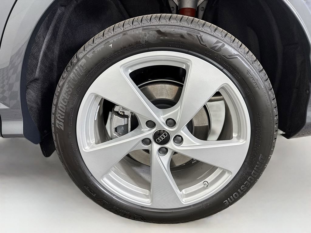 Used 2025 Audi Q5 Premium Plus image 32