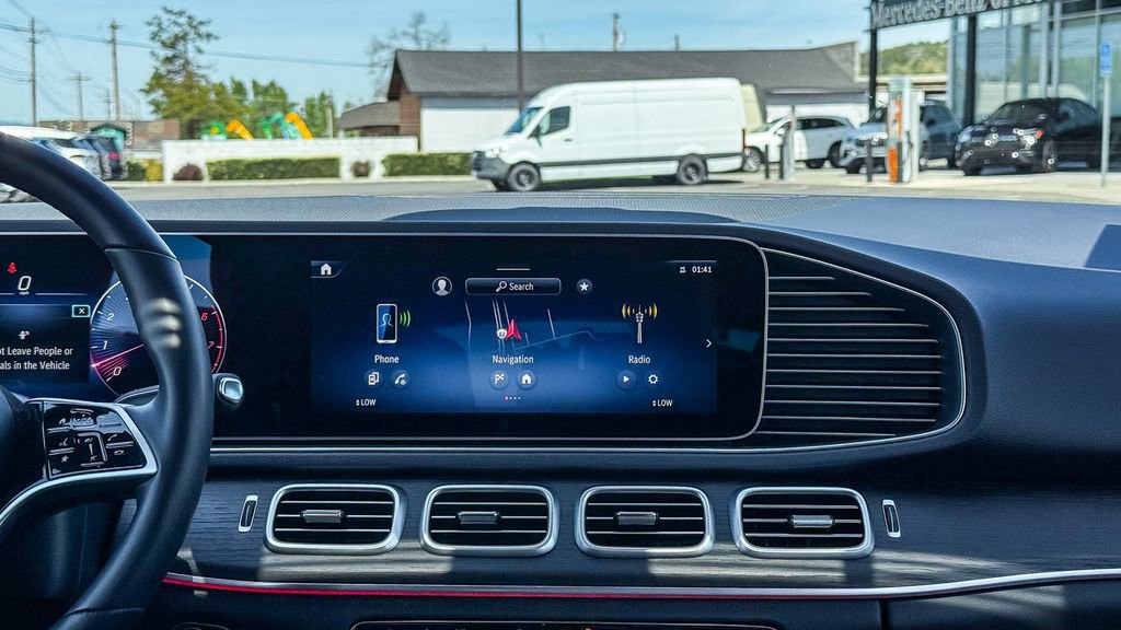 Certified 2025 Mercedes-Benz GLE 450 4MATIC image 18