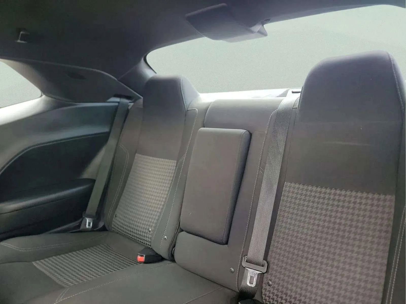 Used 2019 Dodge Challenger SXT image 7