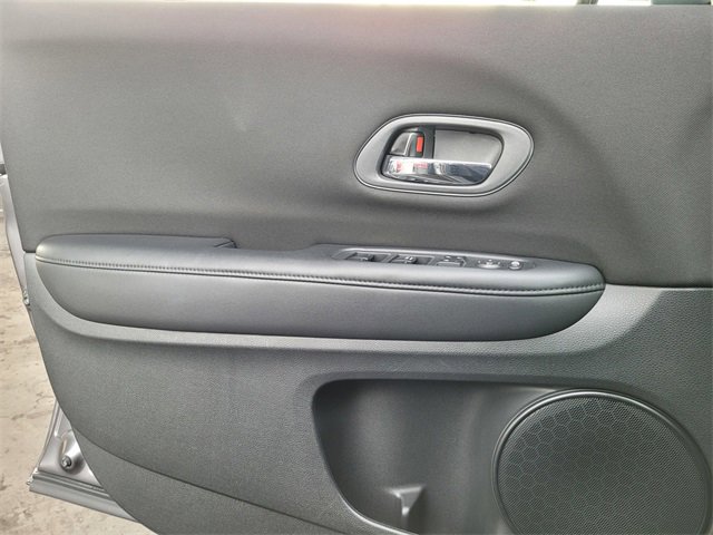 Used 2016 Honda HR-V LX image 15