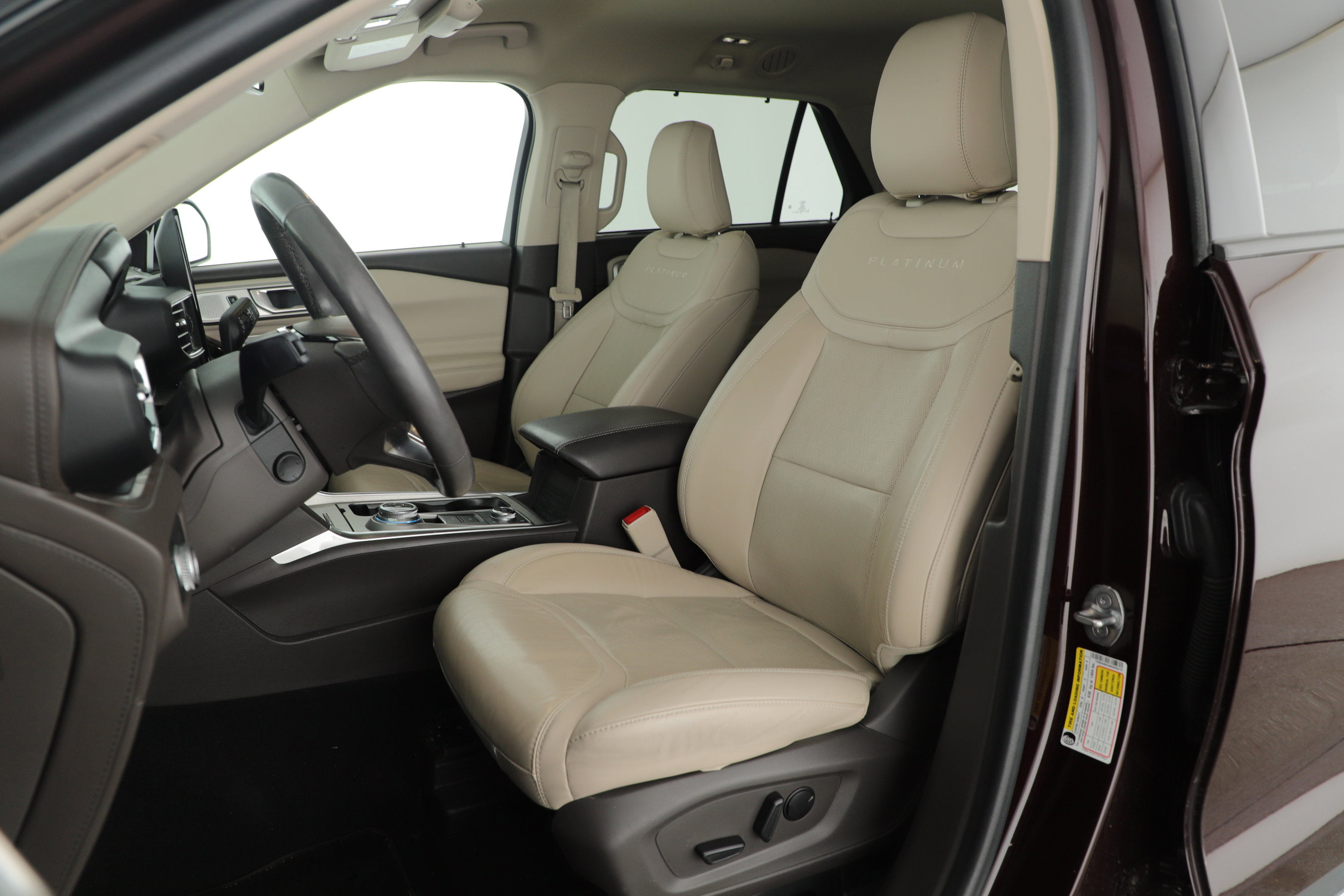 Used 2022 Ford Explorer Platinum w/ Equipment Group 601A AWD/4WD image 7