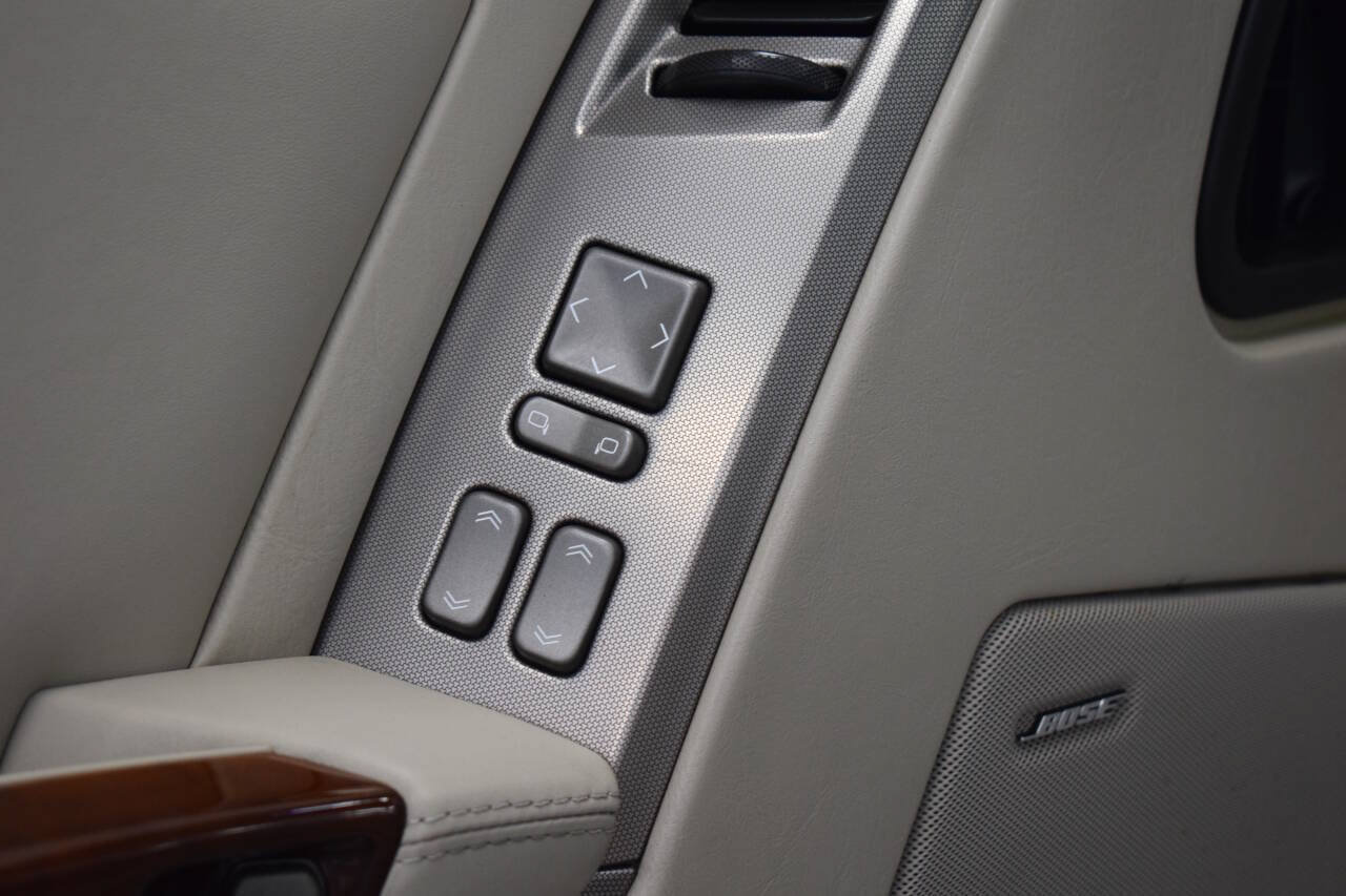 Used 2005 Cadillac XLR RWD image 56