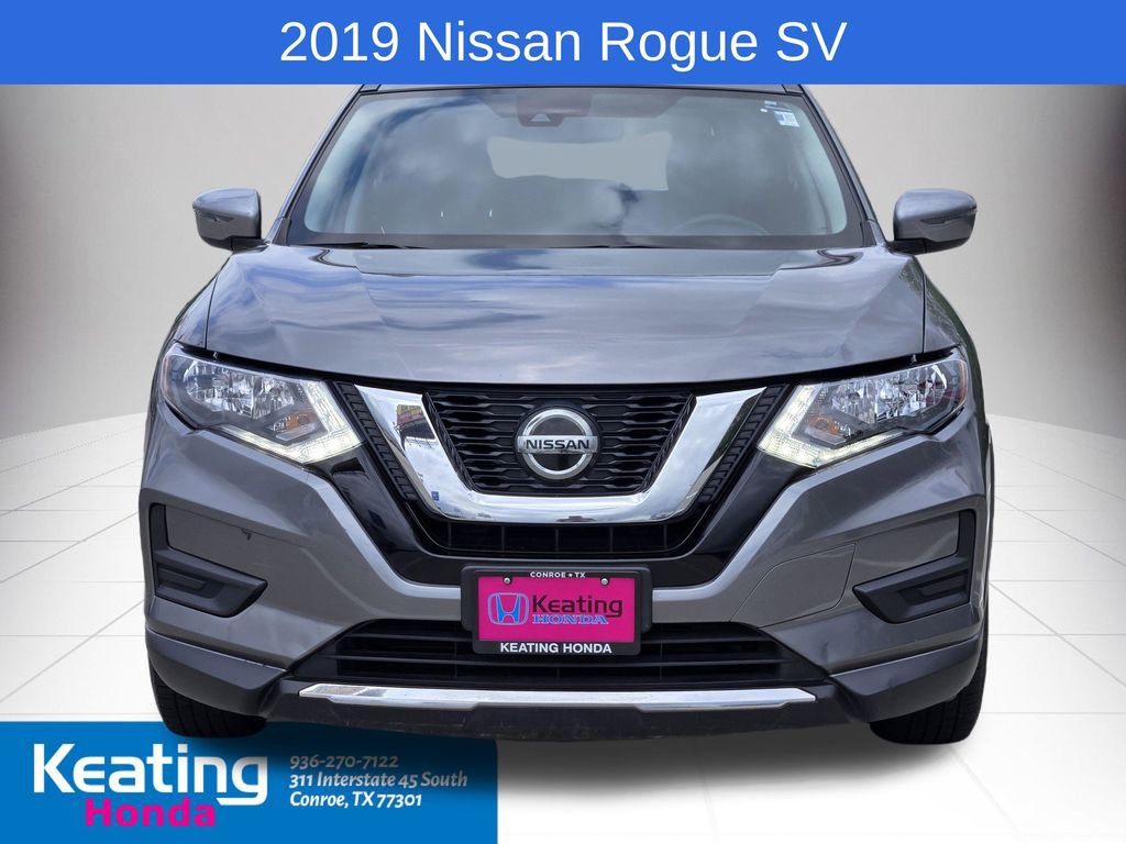 Used 2019 Nissan Rogue SV image 2