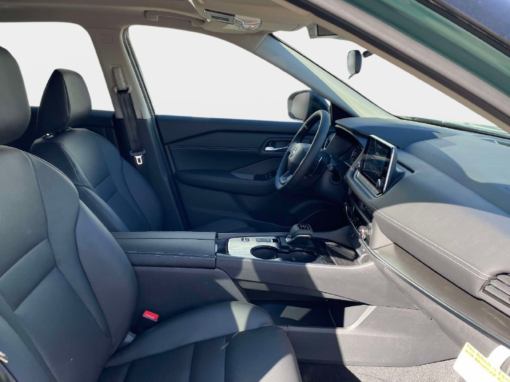New 2027 Nissan Rogue Dark Armor FWD image 10