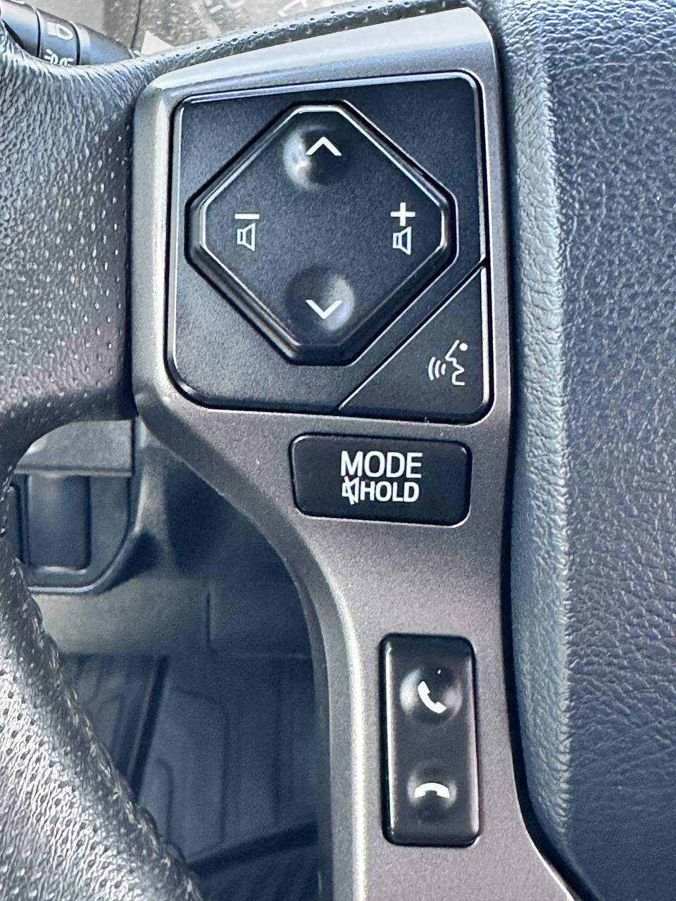 Used 2019 Toyota Tacoma TRD Off-Road w/ Technology Package AWD/4WD image 34