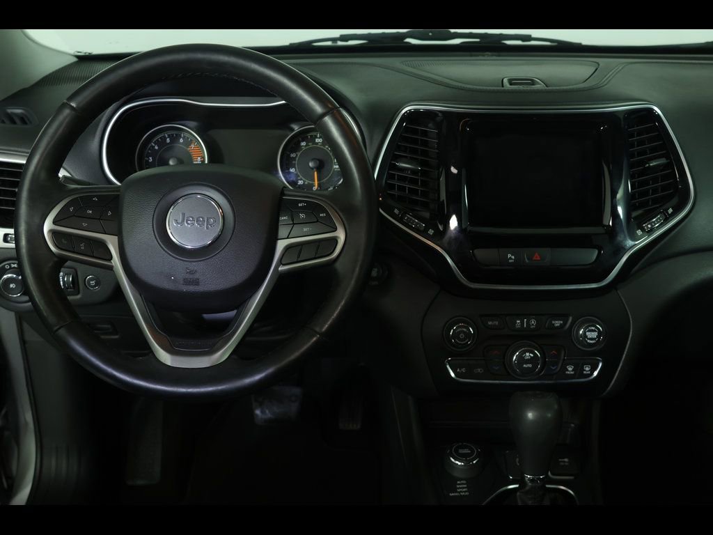 Used 2019 Jeep Cherokee Limited image 16