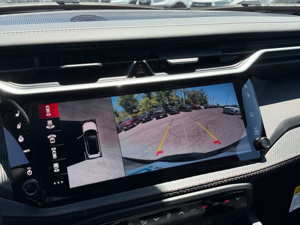 New 2026 Jeep Cherokee Overland w/ Advanced Pro Tech Group AWD/4WD image 17