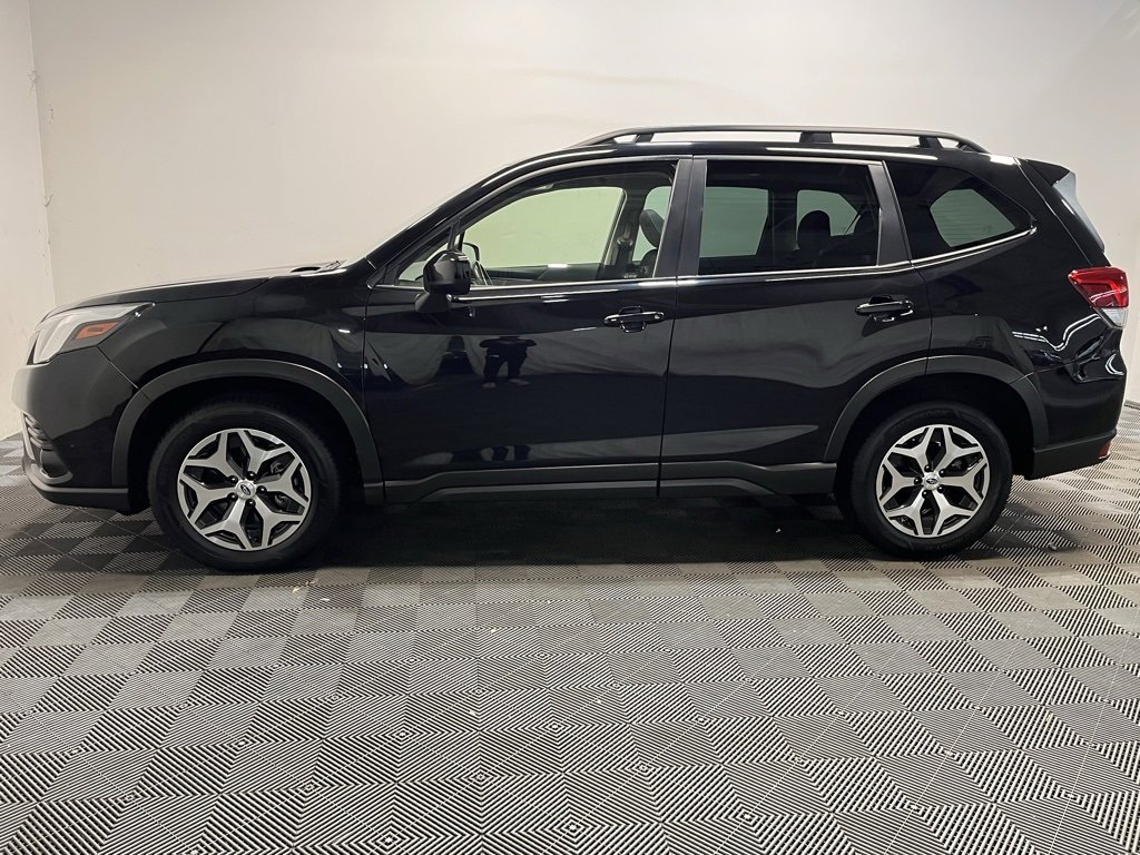 Used 2022 Subaru Forester Premium image 23