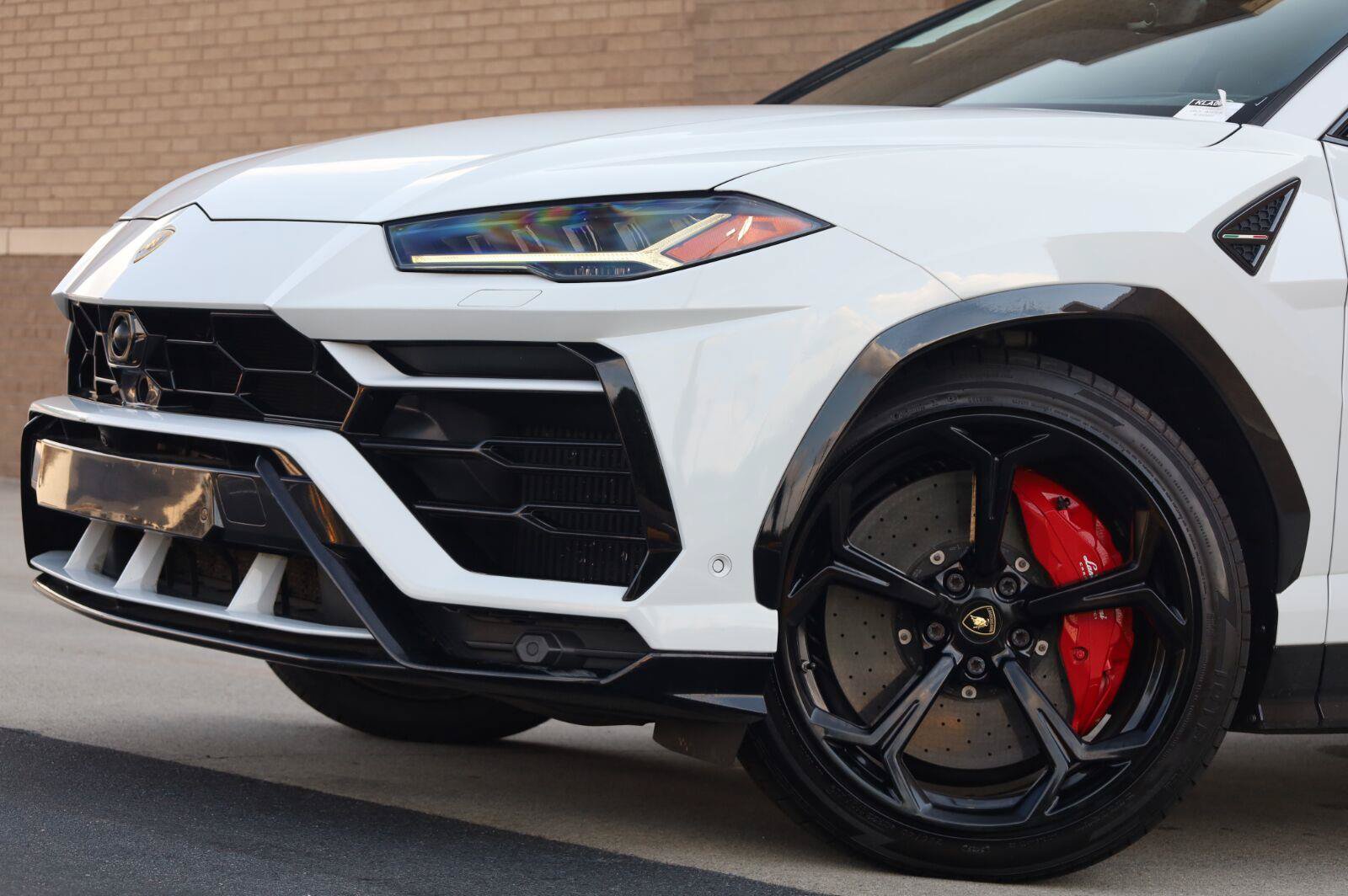 Used 2019 Lamborghini Urus AWD/4WD image 5