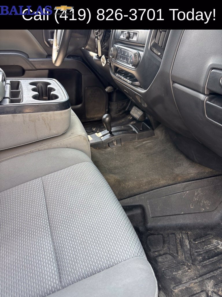Used 2018 Chevrolet Silverado 1500 Custom w/ Custom Convenience Package AWD/4WD image 13