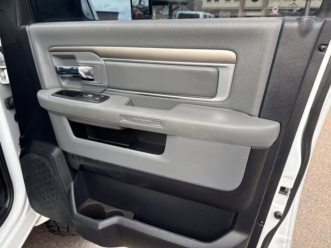 Used 2016 RAM 2500 SLT AWD/4WD image 33