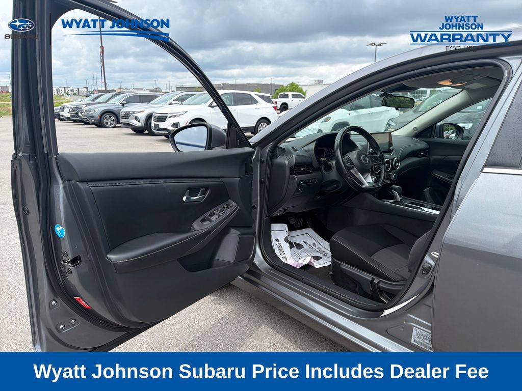 Used 2022 Nissan Sentra SV FWD image 17