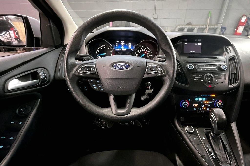 Used 2017 Ford Focus SE image 4