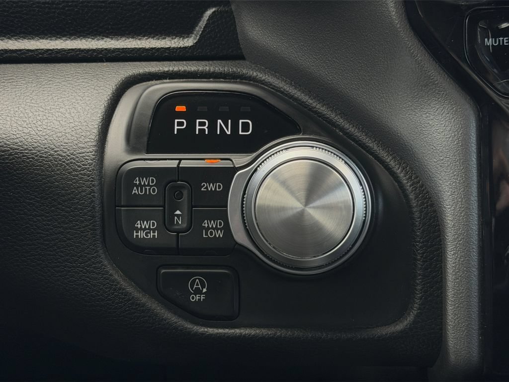 Used 2025 RAM 1500 Laramie AWD/4WD image 17