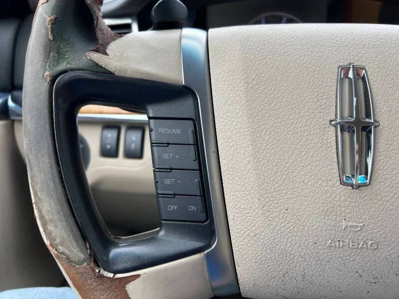 Used 2011 Lincoln MKS FWD image 20