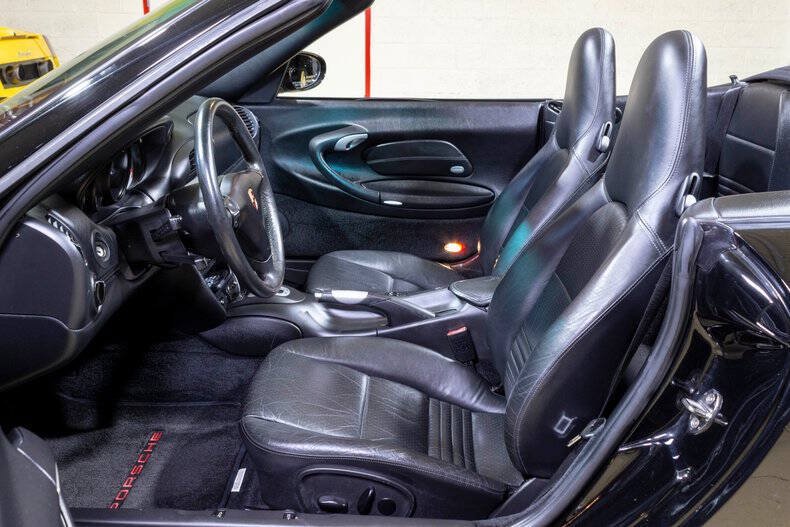 Used 2004 Porsche 911 Carrera RWD image 42