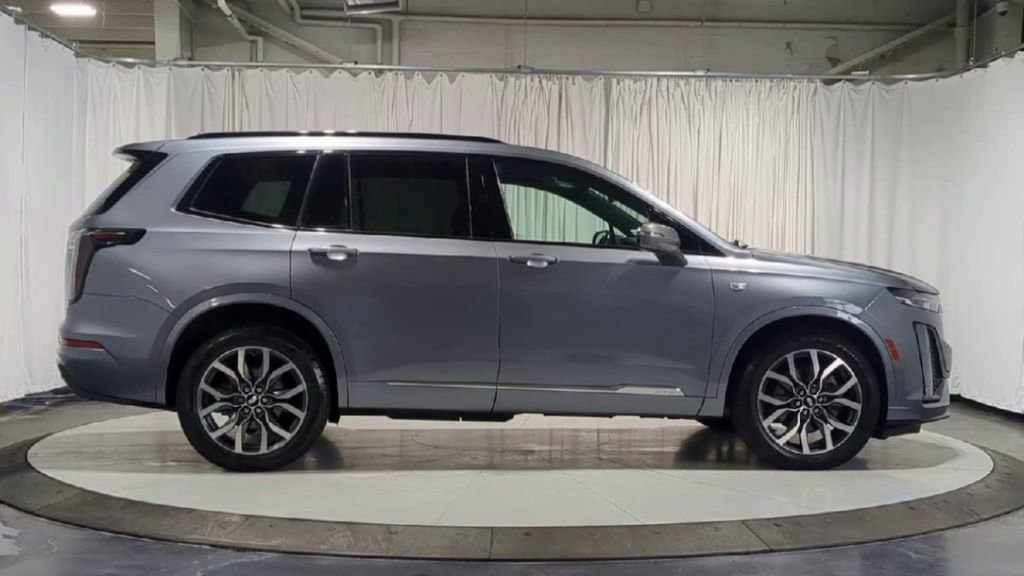 Used 2021 Cadillac XT6 Sport image 11