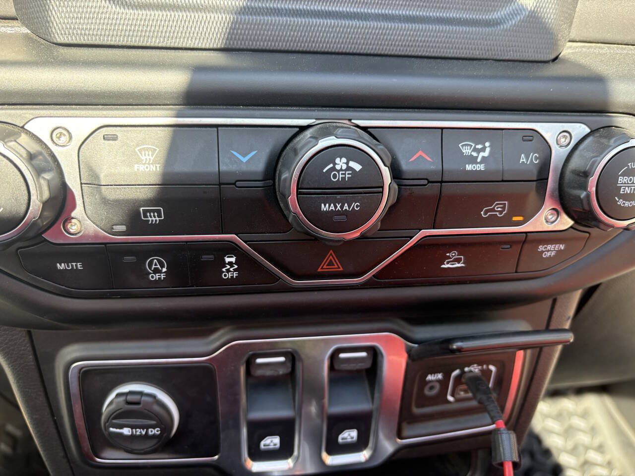 Used 2023 Jeep Wrangler Sport AWD/4WD image 39