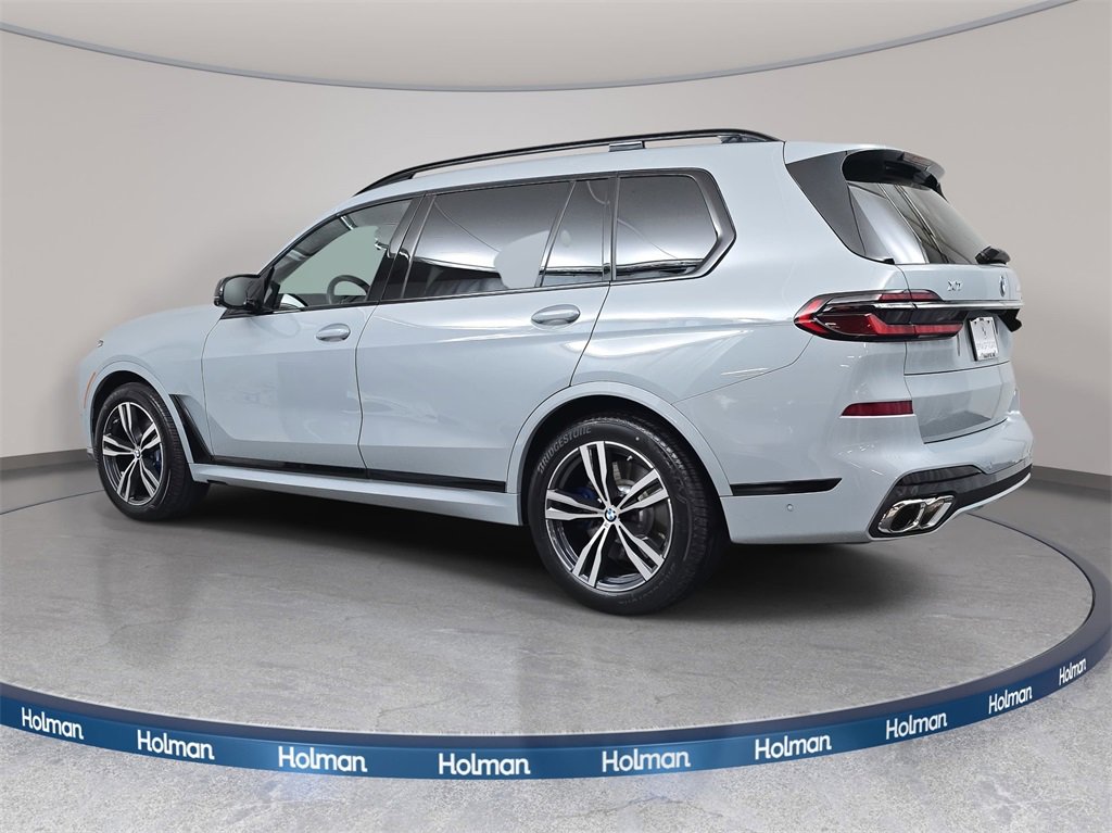 Used 2025 BMW X7 M60i w/ Executive Package image 8