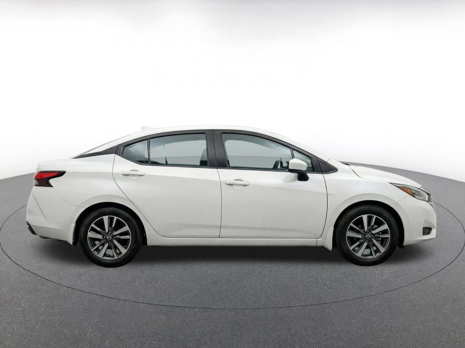 Used 2025 Nissan Versa SV FWD image 13