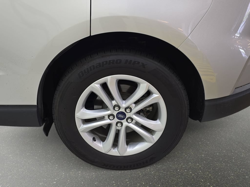 Used 2019 Ford Edge SEL w/ Equipment Group 201A FWD image 32