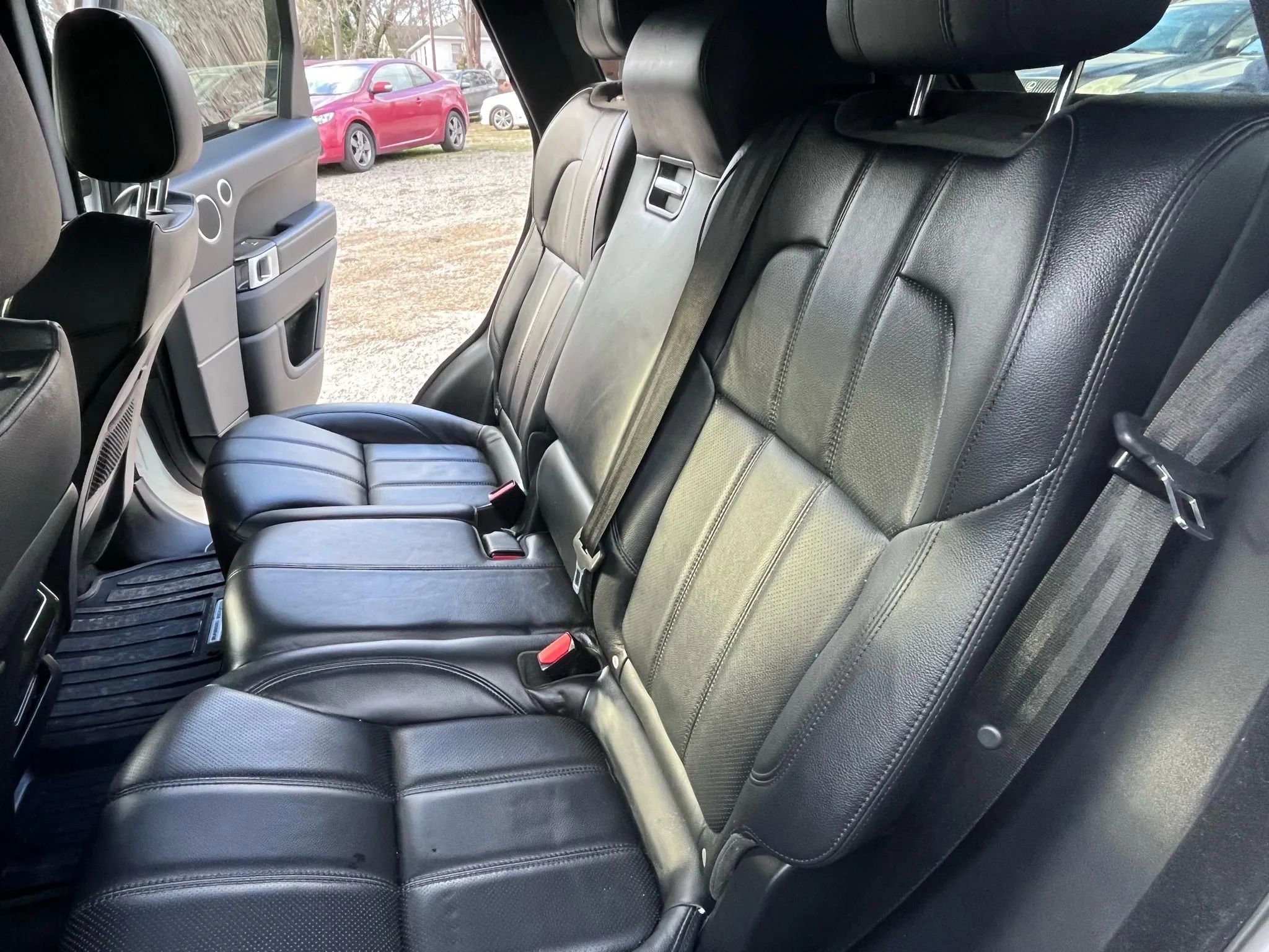 Used 2016 Land Rover Range Rover Sport SE image 10