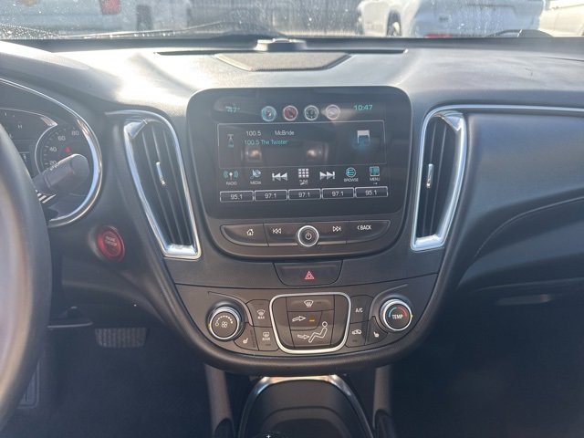 Used 2018 Chevrolet Malibu LT w/ Leather Package image 10