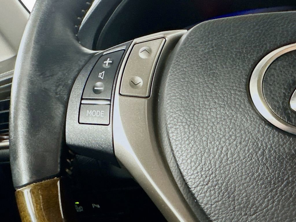 Used 2015 Lexus ES 350 w/ Luxury Package image 24