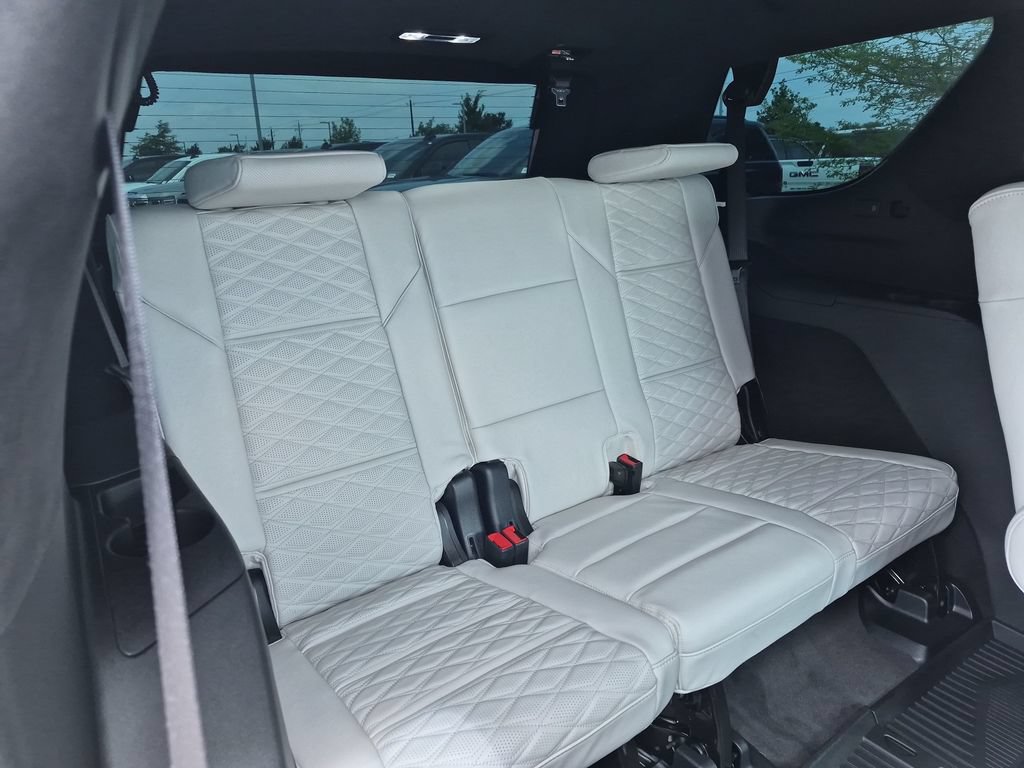 Certified 2026 Cadillac Escalade Platinum Sport w/ LPO, Floor Liner Package AWD/4WD image 43