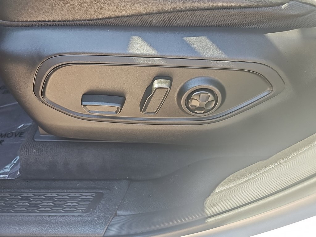 Certified 2024 Jeep Grand Cherokee Trailhawk w/ Advanced Protech Group II AWD/4WD image 19