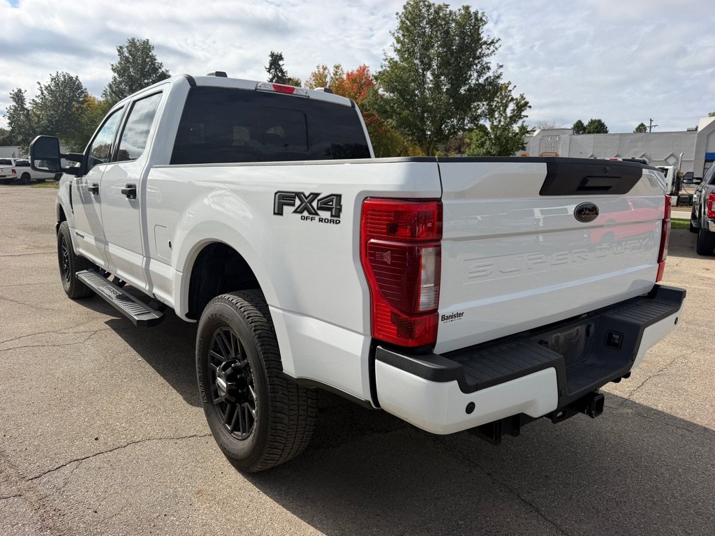 Used 2022 Ford F250 XLT w/ Black Appearance Package AWD/4WD image 6