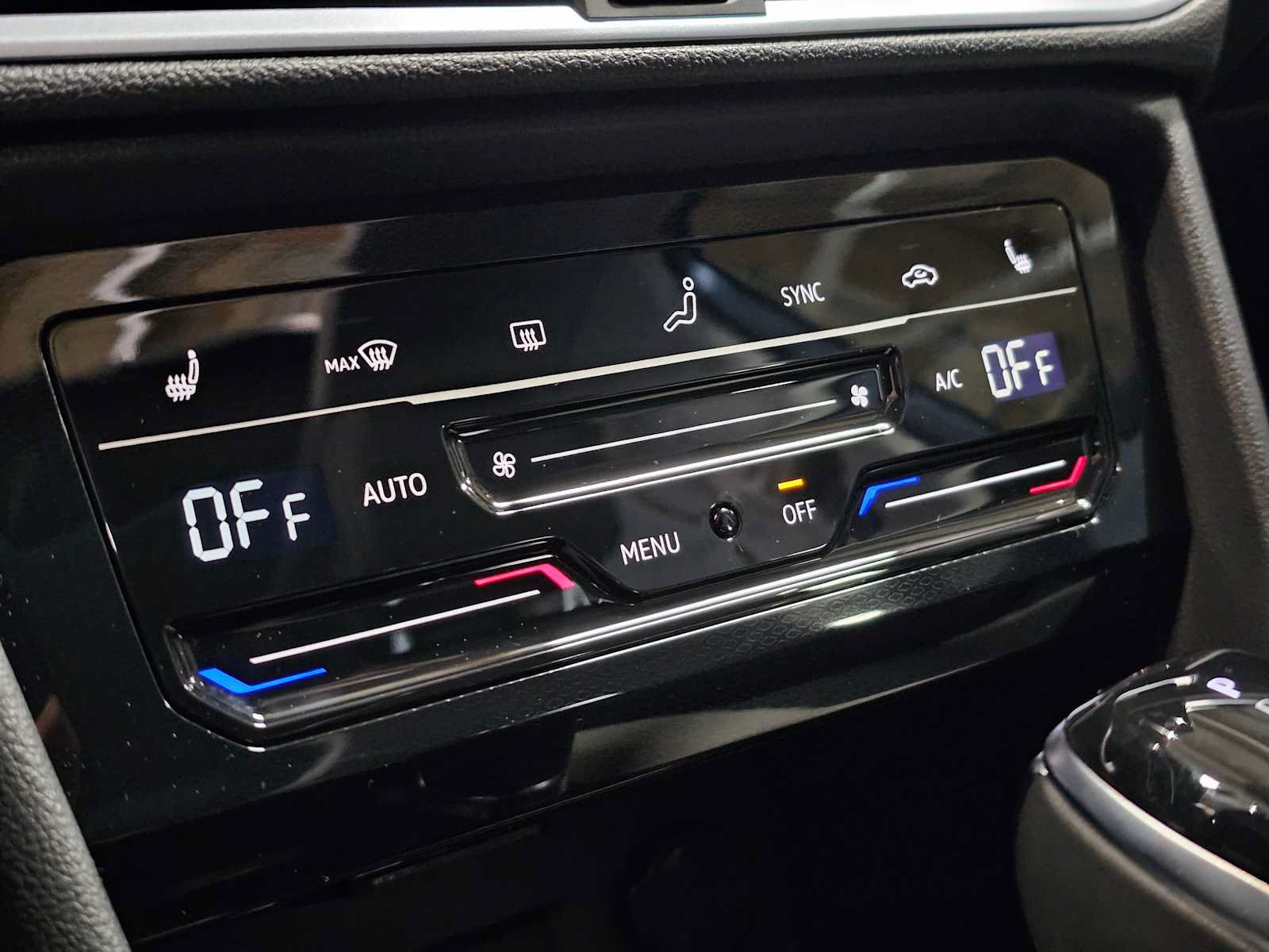 New 2026 Volkswagen Taos SE AWD/4WD image 30