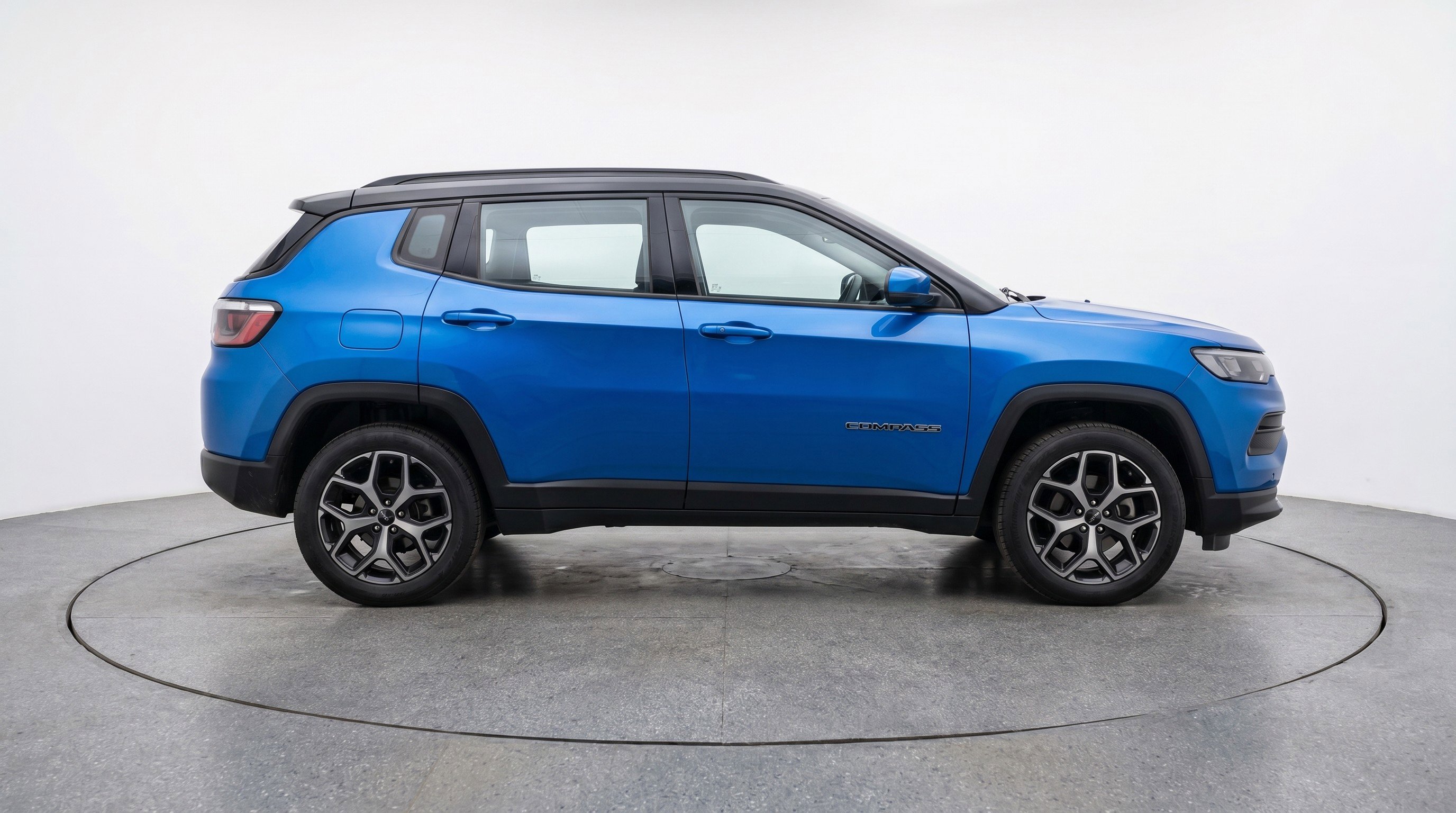 Used 2025 Jeep Compass Limited AWD/4WD image 11