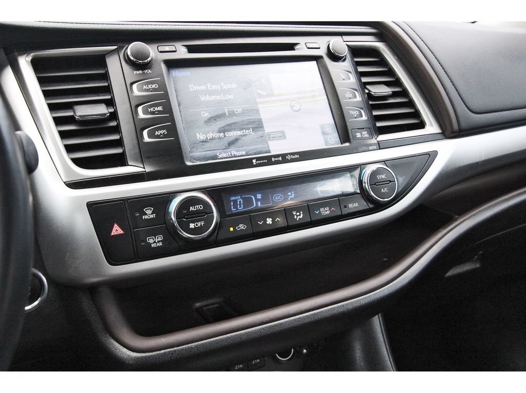 Used 2017 Toyota Highlander XLE FWD image 29
