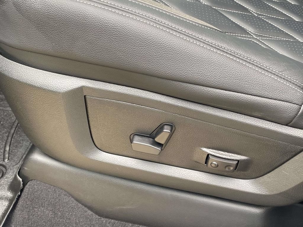 New 2026 RAM 3500 Big Horn AWD/4WD image 17