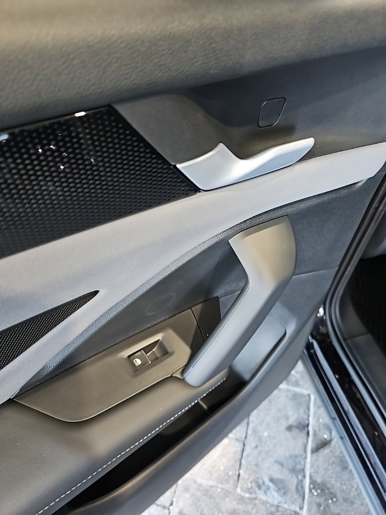 New 2026 Volkswagen Tiguan SE R-Line image 22