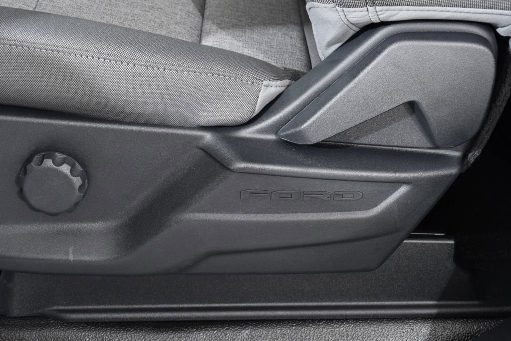 New 2025 Ford F550 4x4 Regular Cab Super Duty image 13