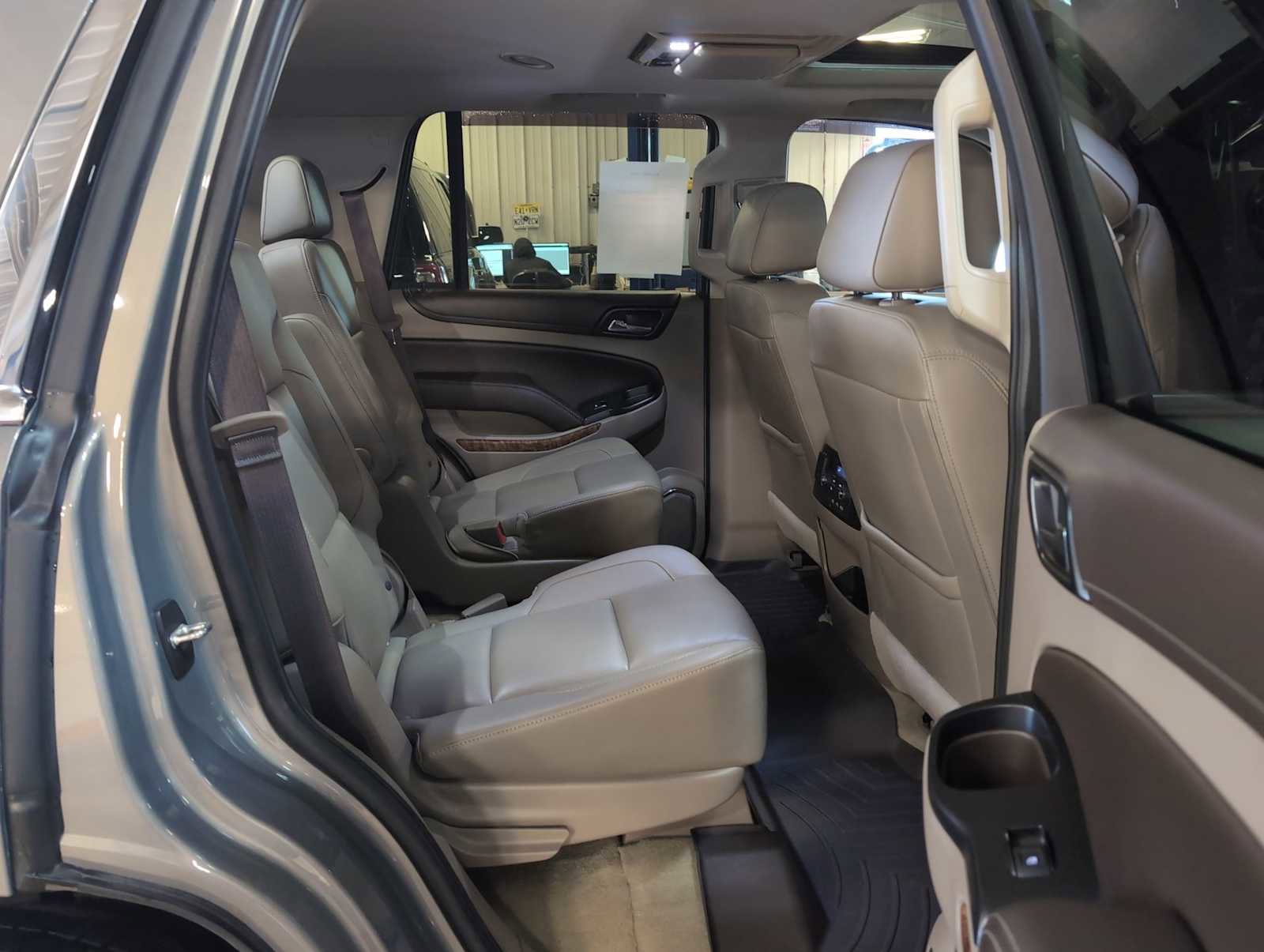 Used 2017 Chevrolet Tahoe Premier AWD/4WD image 28