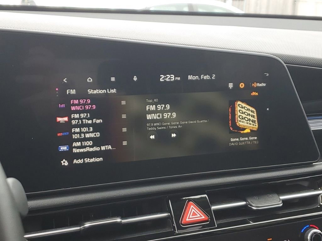 Used 2023 Kia Niro SX Touring image 20