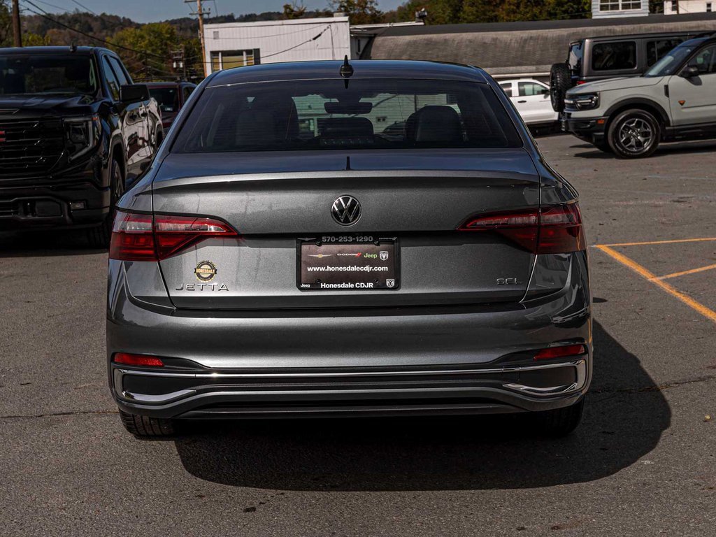 Used 2022 Volkswagen Jetta SEL image 5