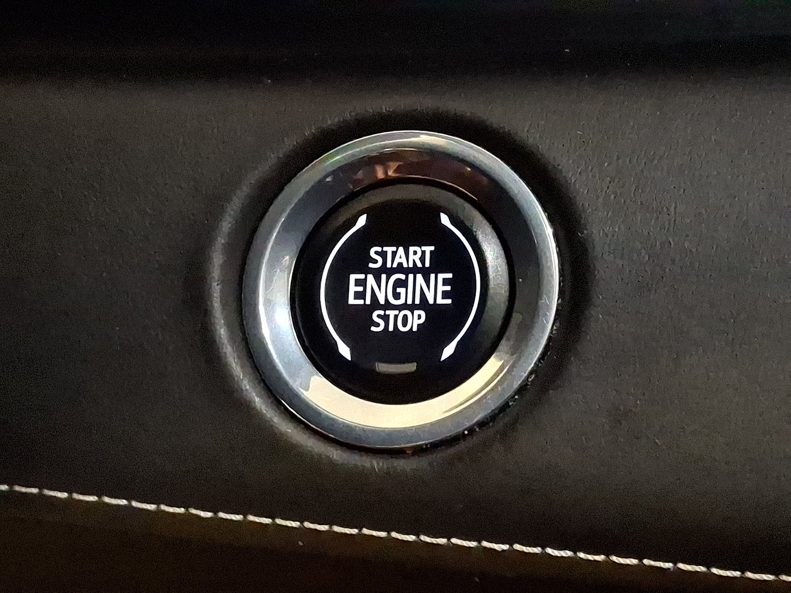 Certified 2023 Cadillac Escalade ESV V AWD/4WD image 29