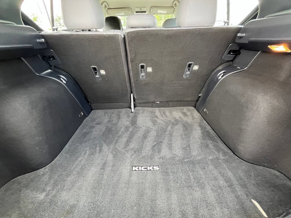 Used 2023 Nissan Kicks SR w/ SR Premium Package FWD image 23