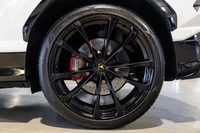 Used 2022 Lamborghini Urus AWD/4WD image 20