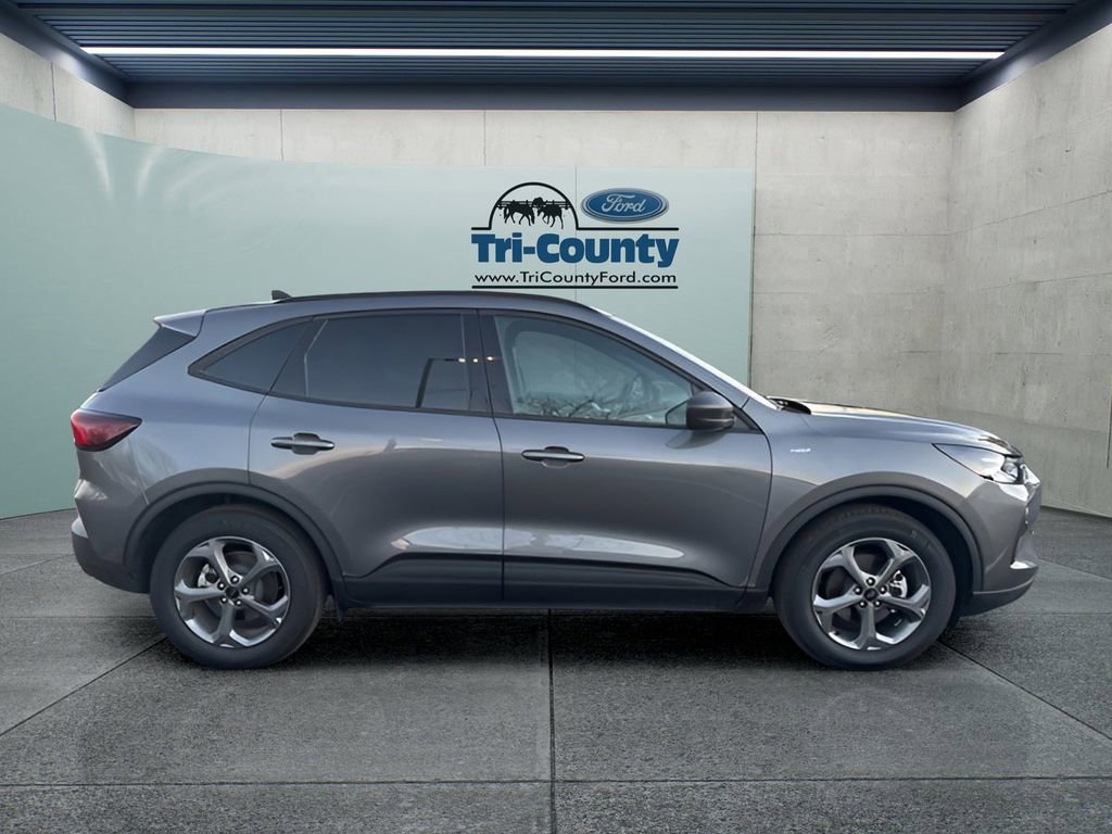 Used 2025 Ford Escape ST-Line w/ Equipment Group 301A image 7