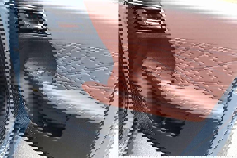 New 2025 Mitsubishi Outlander SEL image 9