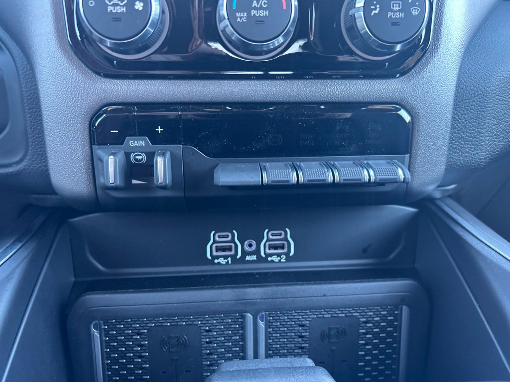 New 2027 RAM 3500 Big Horn AWD/4WD image 15