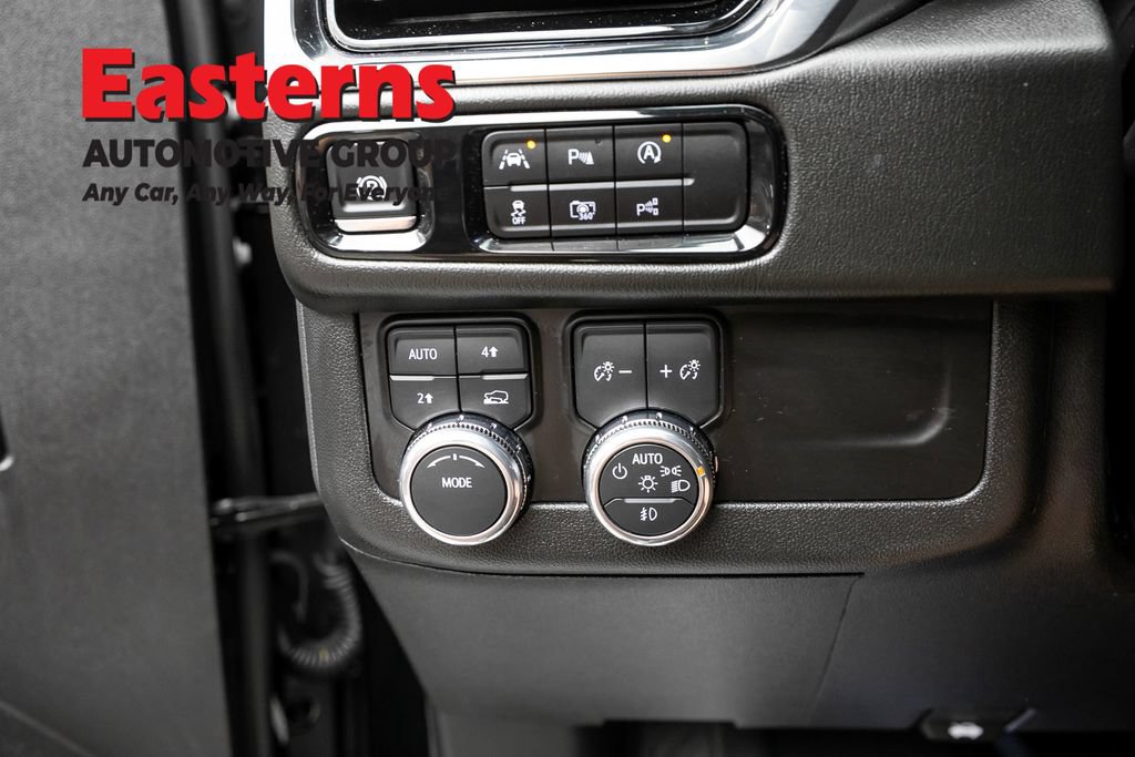 Used 2025 GMC Yukon XL Denali AWD/4WD image 21
