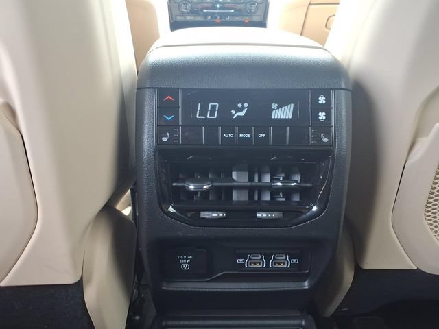 Certified 2023 Jeep Grand Cherokee L Limited w/ Luxury Tech Group II AWD/4WD image 19