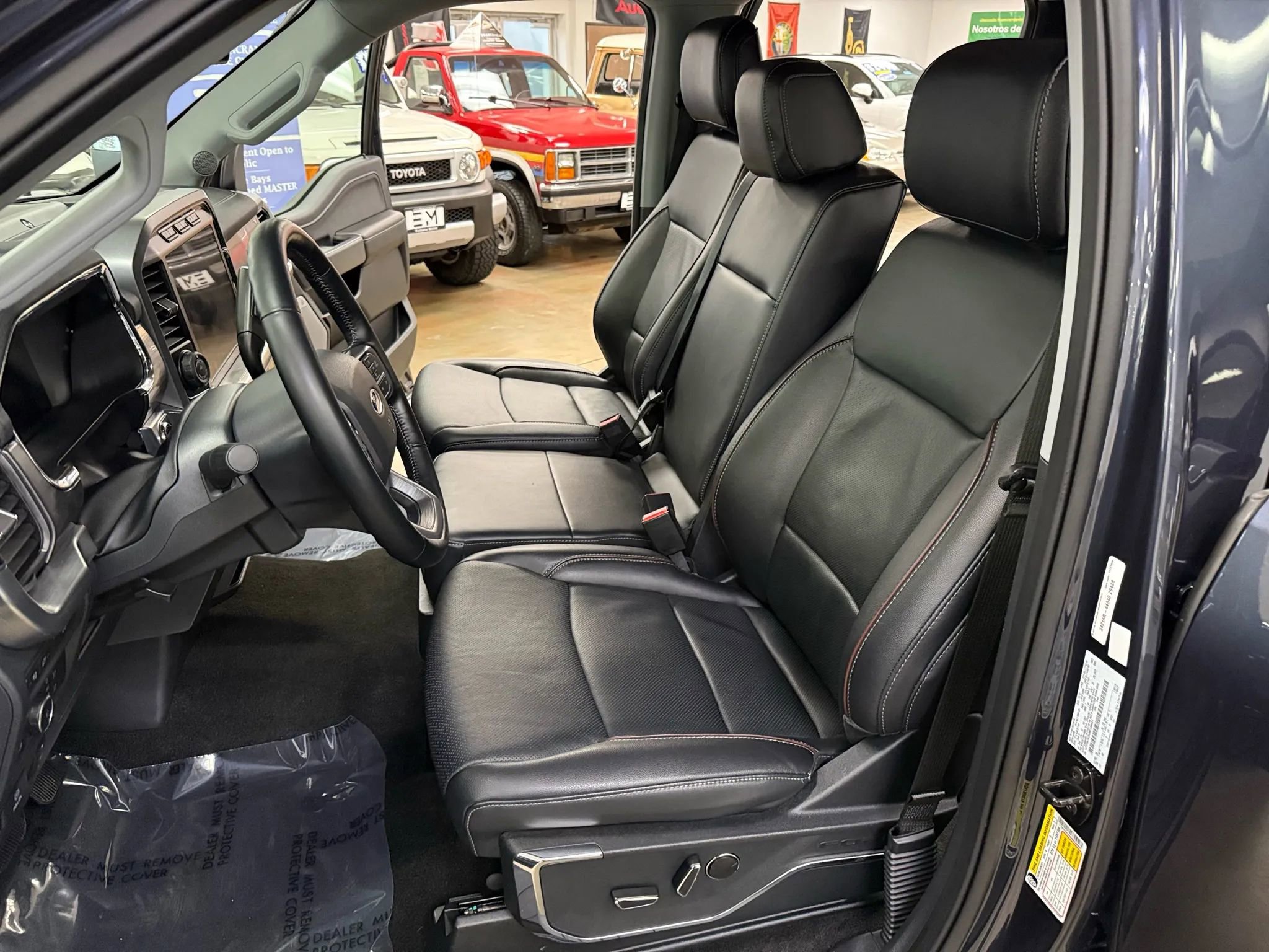 Used 2021 Ford F150 Lariat w/ Trailer Tow Package image 11