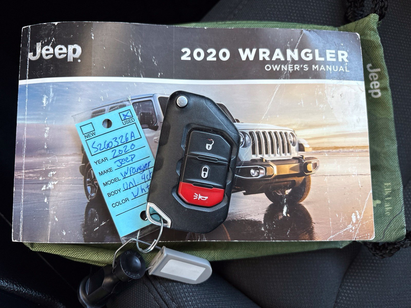 Used 2020 Jeep Wrangler Unlimited Sahara AWD/4WD image 31